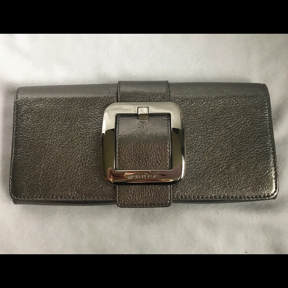 NWOT Michael Kors Silver Clutch - Picture 2 of 4